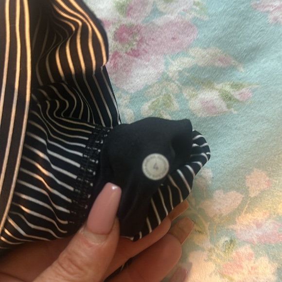Lululemon Black and White Stripe Wonder under - Picture 3 of 3